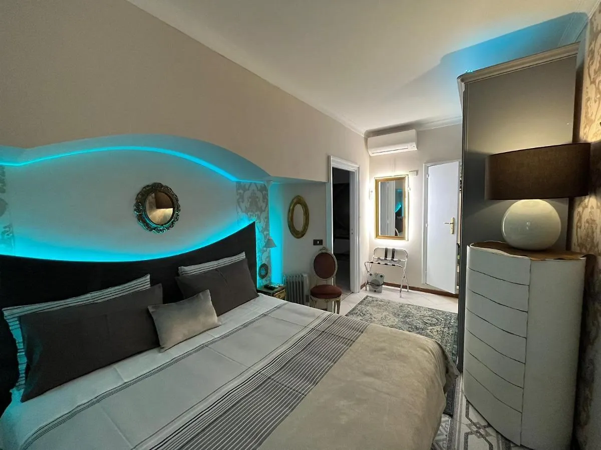 Spanish Steps Bedroom ローマ 0*,  イタリア