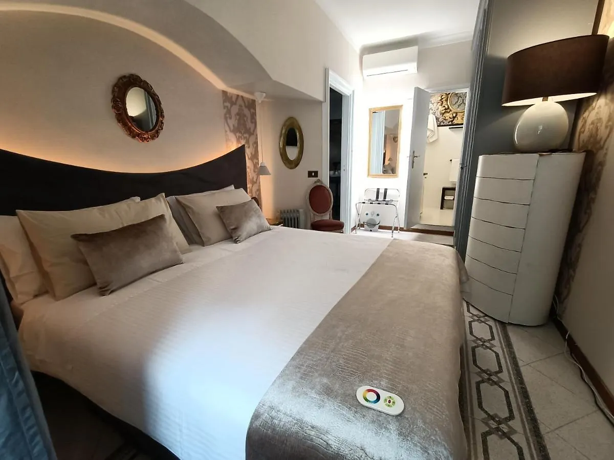 Spanish Steps Bedroom ローマ ゲストハウス