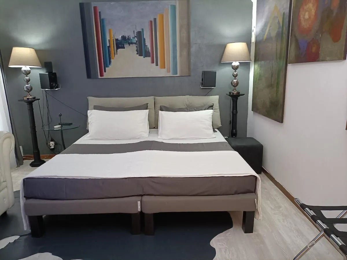 Spanish Steps Bedroom Rome 0*,  Italy