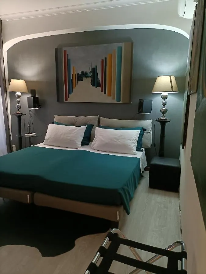 Spanish Steps Bedroom ローマ イタリア